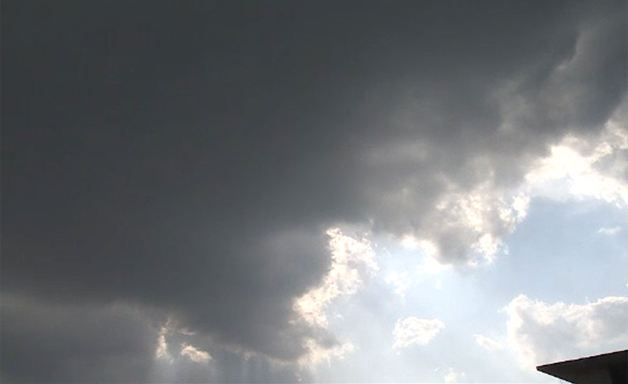 ملک بھر میں بادلوں کے ڈیرے ، شمالی علاقہ جات میں بارش کا سلسہ جاری