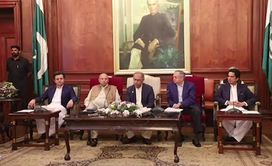مشیر خزانہ کی لاہور کی بزنس کمیونٹی سے ملاقات ، چودھری سرور بھی ہمراہ تھے