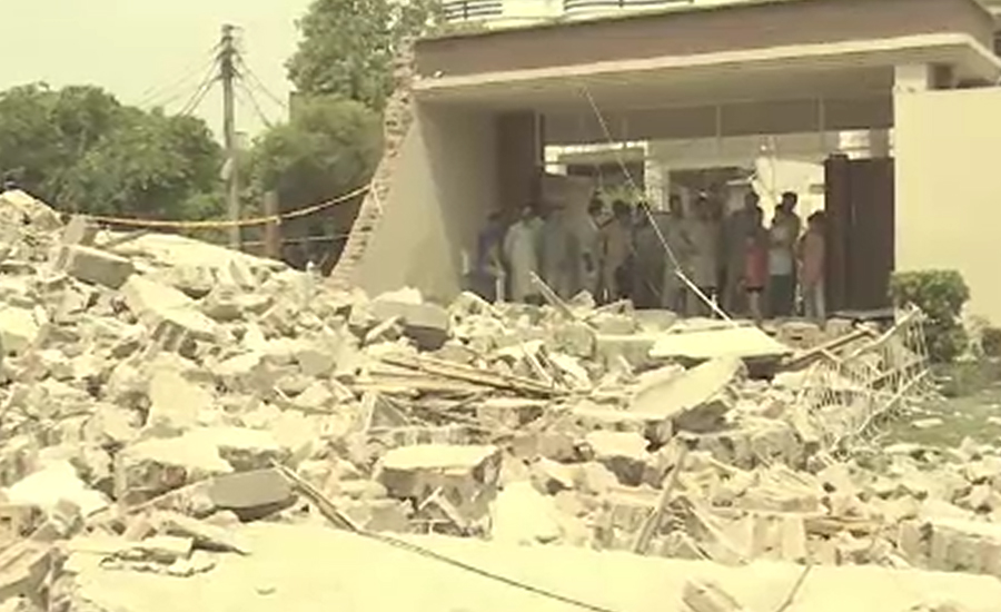 فیصل آباد میں گیس بھرنے سے دو منزلہ مکان دھماکے سے زمین بوس