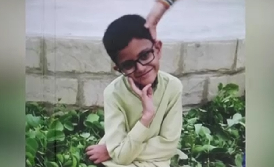 کراچی ساحل پر بچہ گاڑی کی ٹکر سے جاں بحق