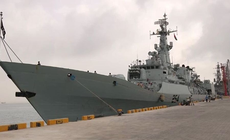 پاک بحریہ کے جہاز پی این ایس اصلت کا عمان کی بندرگاہ صلالہ کا دورہ
