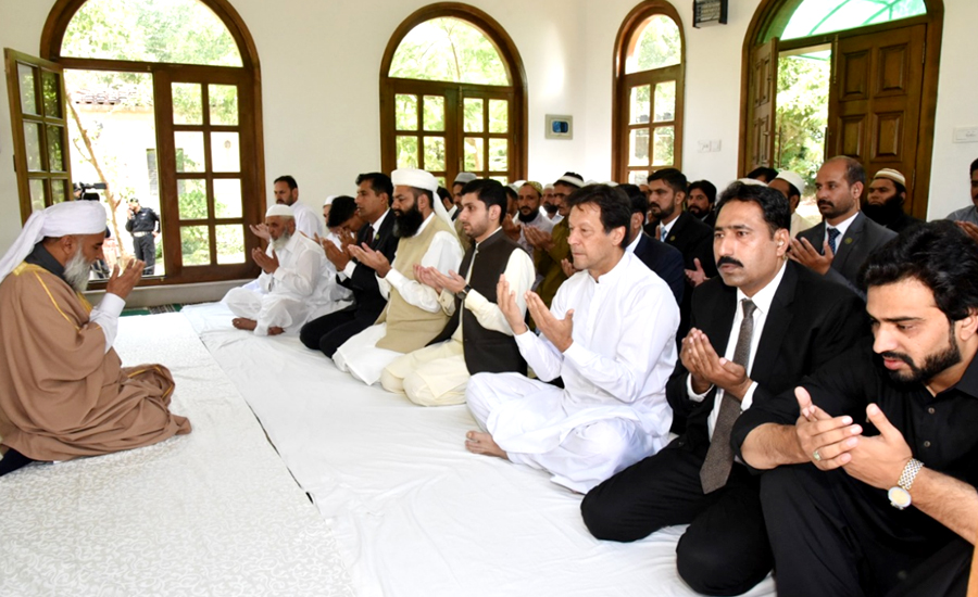 صدر ، وزیراعظم نے نماز عید اسلام آباد میں ادا کی