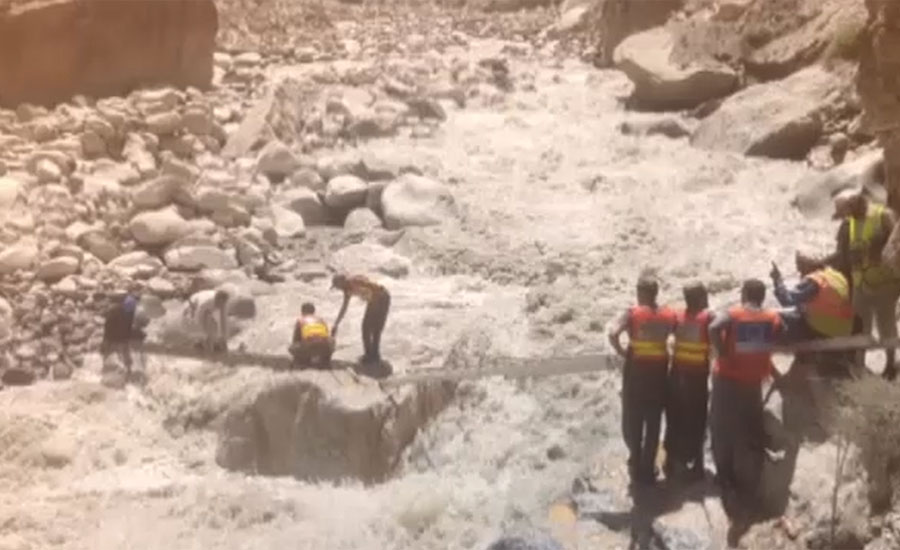 چترال میں متاثرینِ سیلاب کیلئے پاک فوج کی امدادی کارروائیاں جاری