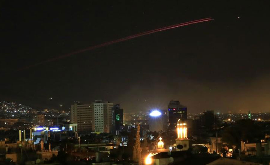 شام  پر اسرائیلی فورسز کی رات گئے بمباری ، بچے سمیت 4 شہری جاں بحق