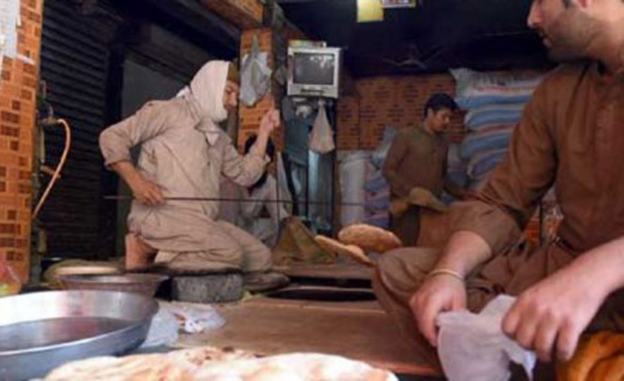 پشاور میں روٹی پندرہ روپے اور نان بیس روپے کا ہو گیا