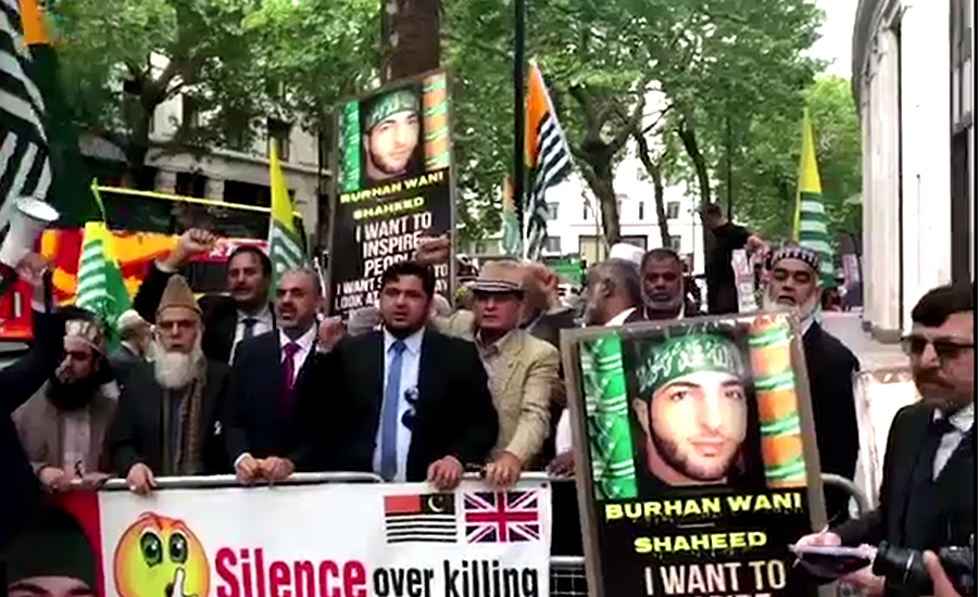 برہان وانی کی تیسری برسی ، لندن میں بھارتی ہائی کمیشن کے سامنے مظاہرہ