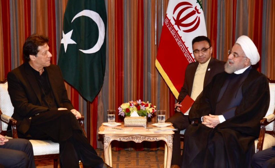 عمران خان سے ایرانی صدر کی ملاقات، مقبوضہ کشمیر کی صورتحال پر غور
