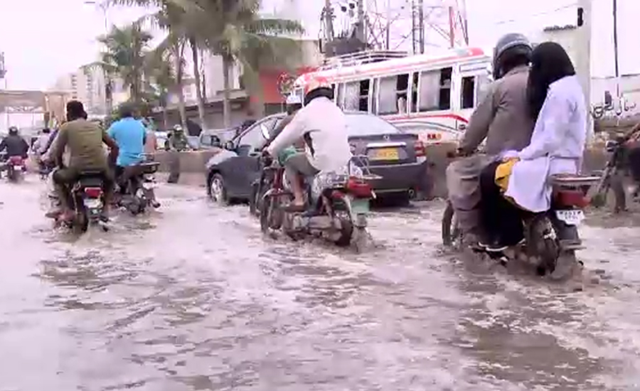 دو دن بعد بھی کراچی سے بارش کا پانی نہ نکالا جا سکا