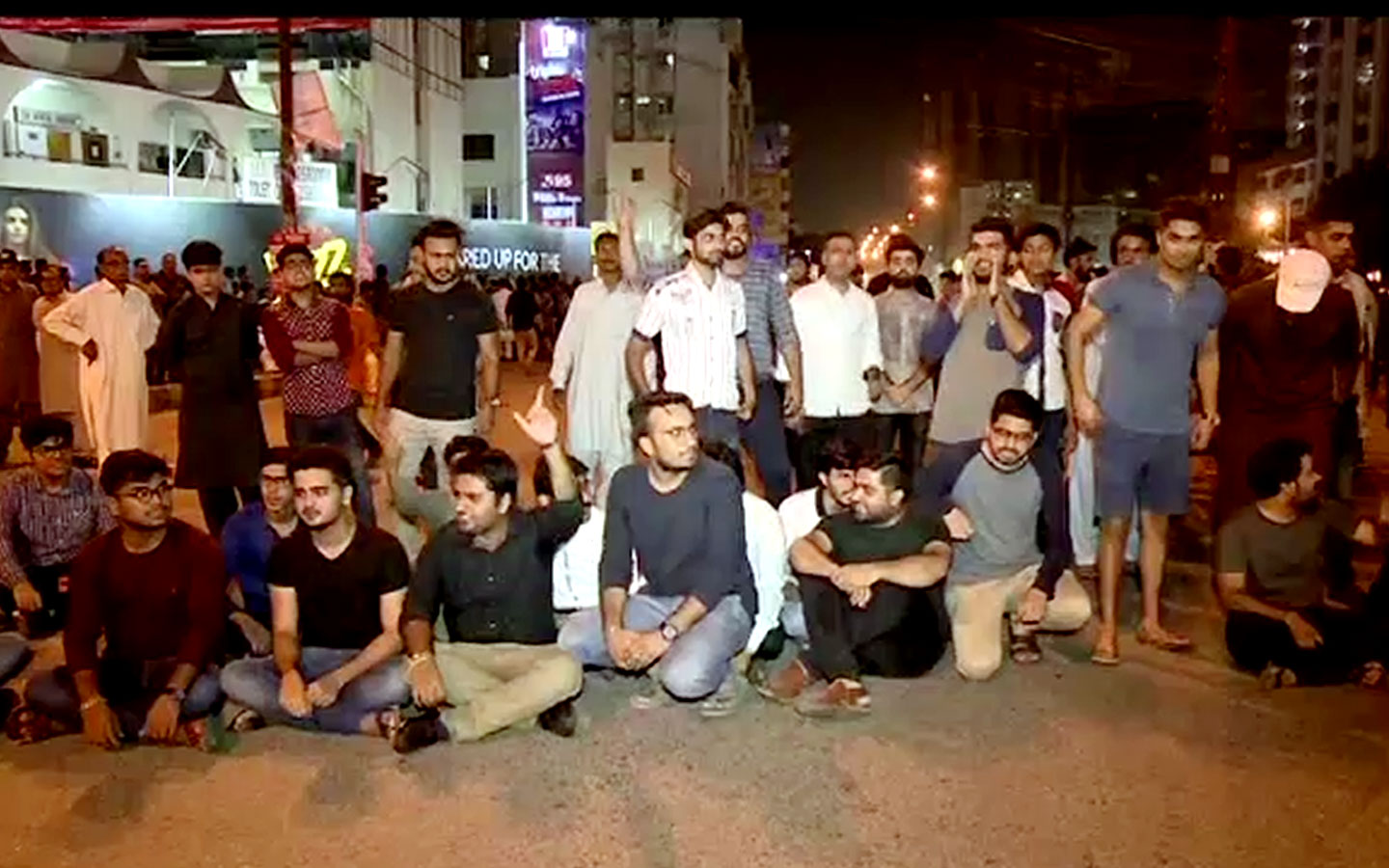 نمرتا ہلاکت کیس،مظاہرین کا تین تلوار کراچی پر احتجاج ختم