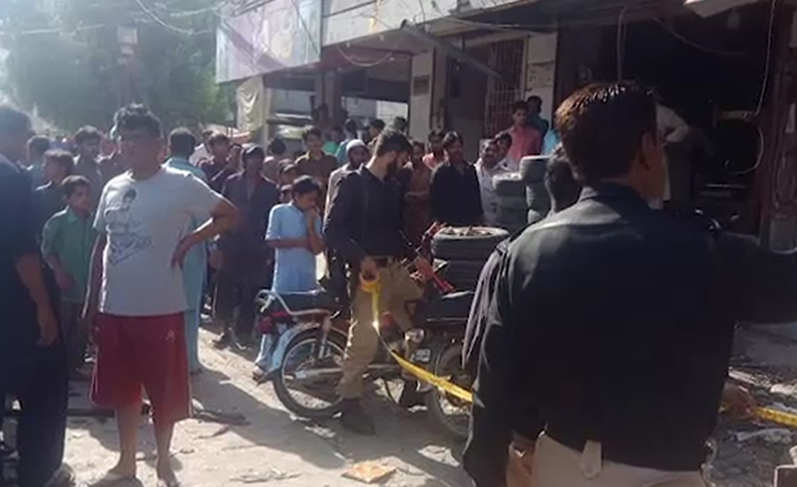 ڈیفنس خیابان بدر میں دکان میں کمپریسر پھٹ گیا، پانچ افراد زخمی
