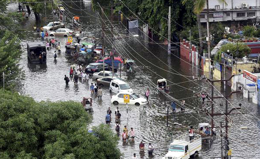 بارشوں سے بھارت کی کئی ریاستوں میں تباہی، ہلاکتیں 127 ہوگئیں