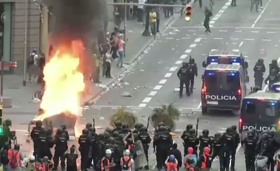 کاتالونیا، علیحدگی پسندوں کی ریلی پُرتشدد مظاہروں میں تبدیل ہو گئی
