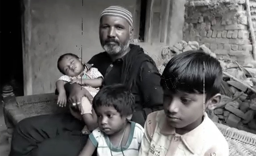 سیہون شریف ، غریب والدین اپنے دو کمسن بچوں کے علاج کیلئے مسیحا کے منتظر
