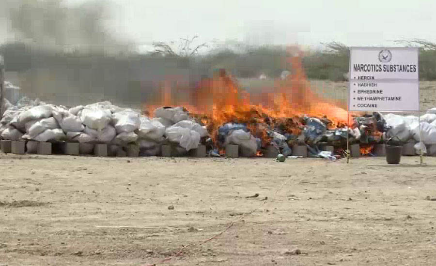کراچی میں کسٹم حکام کی جانب سے پکڑے گئے سامان کو تلف کر دیا گیا