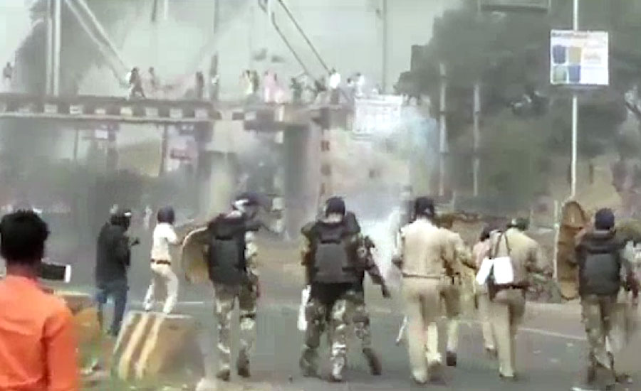 بھارت میں متنازعہ شہریت قانون کیخلاف مظاہرے، جھڑپیں، 3 افراد ہلاک، 20 زخمی