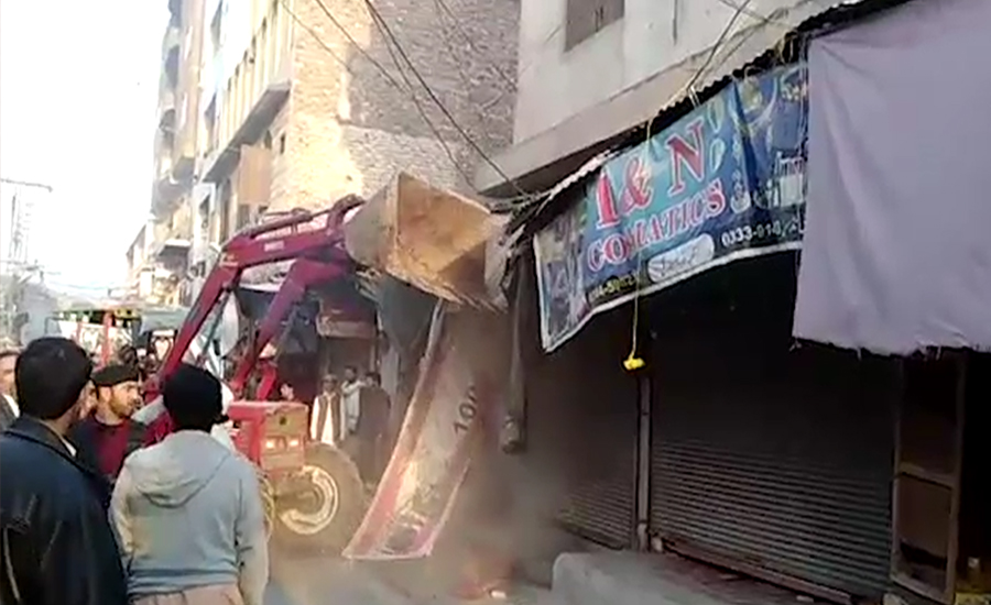 پشاور کے نوتھیہ بازار میں تجاوزات کیخلاف گرینڈ آپریشن ، بھاری مشینری استعمال کی گئی