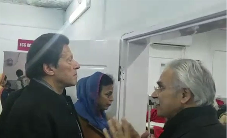 وزیر اعظم عمران خان کا اچانک پولی کلینک اسپتال کا دورہ