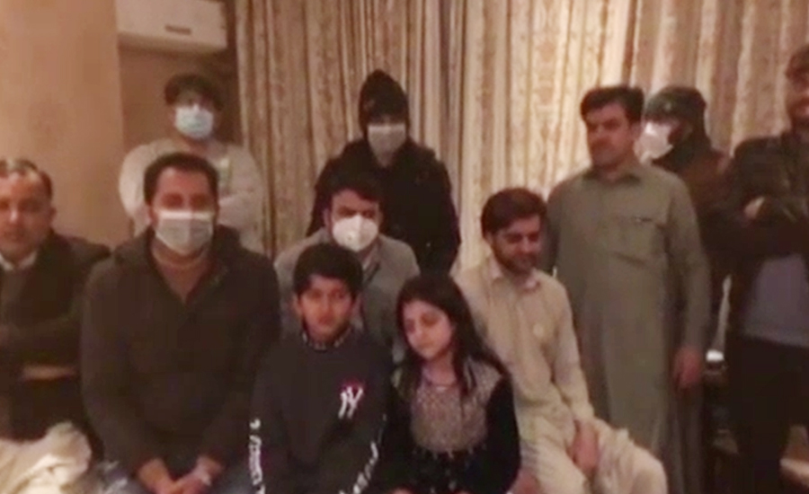 چین میں پاکستانیوں کی بڑی تعداد ارومچی ائیرپورٹ پر پھنس گئی