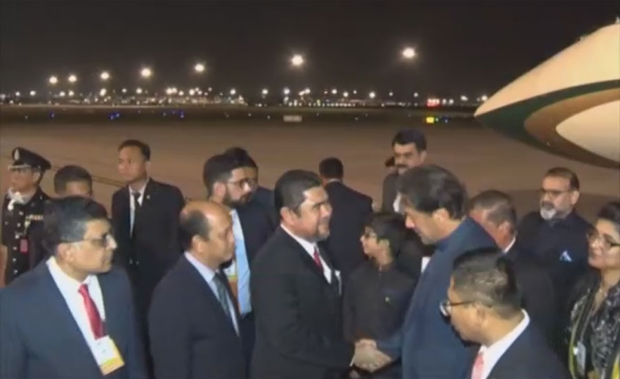 وزیر اعظم عمران خان دو روزہ دورہ پر ملائیشیا پہنچ گئے