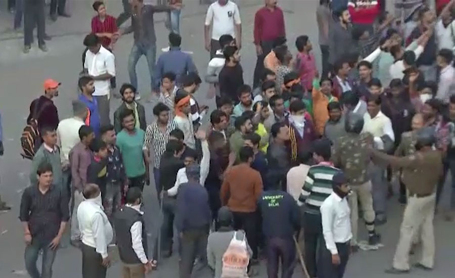نئی دہلی میں مسلم کش فسادات کے دوران تیرہ افراد ہلاک، سو سے زائد زخمی