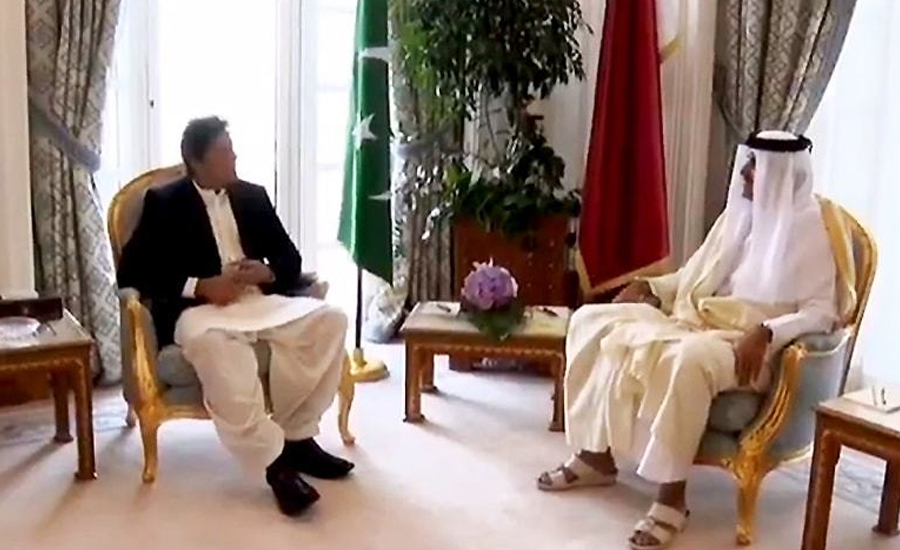 وزیر اعظم عمران خان ایک روزہ دورے پر قطر روانہ