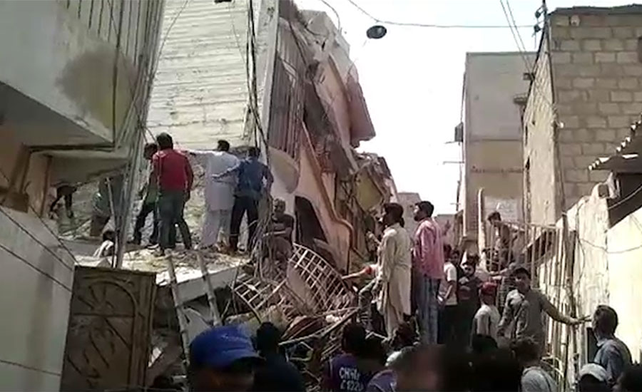 کراچی کے علاقے گولیمار نمبر 2 میں رہائشی عمارت زمین بوس ، 16 افراد جاں بحق