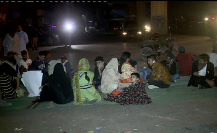 سانحہ گولیمار کے متاثرین کا رات گئے احتجاج ، نعرے بازی