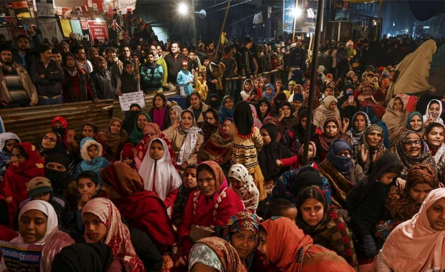 دہلی کے شاہین باغ میں دھرنا دیے بیٹھی خواتین ہمت  کی مثال بن گئیں