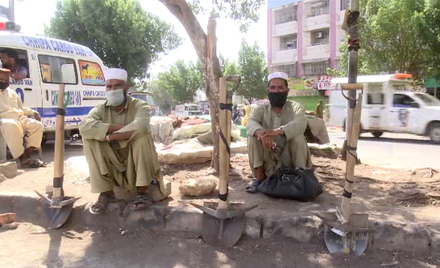 کراچی میں لاک ڈوان سے دیہاڑی دار مزدوروں کی مشکلات بڑھ گئیں