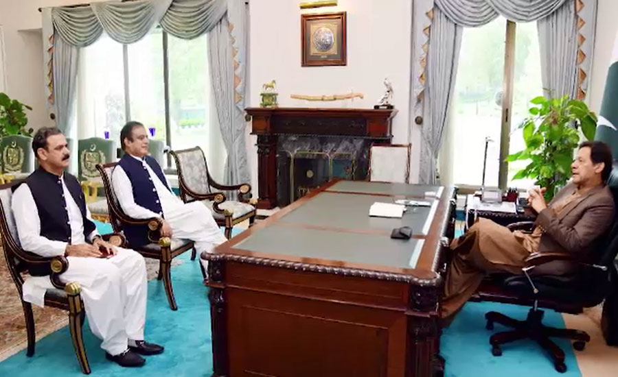 شبلی فراز اور عاصم سلیم باجوہ کی وزیراعظم سے ملاقات، سیاسی صورتحال پر تبادلہ خیال
