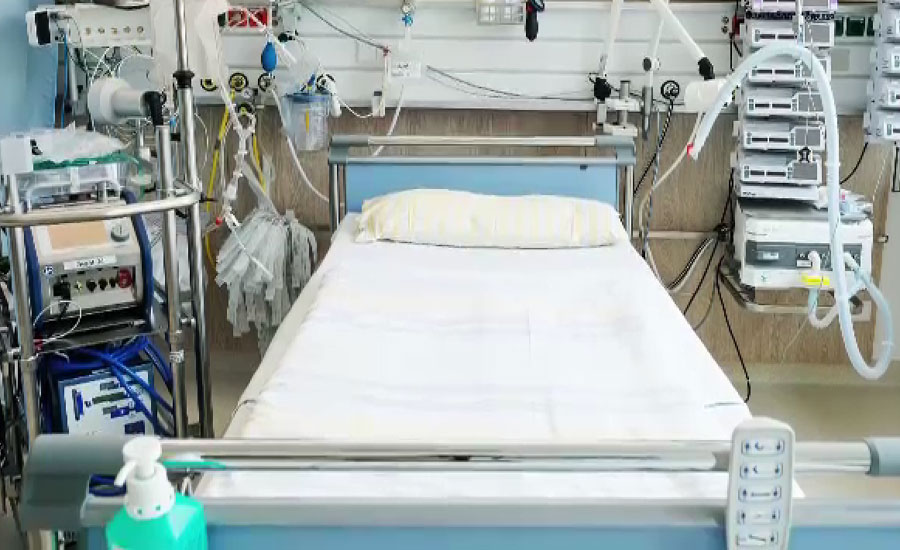 کراچی کے ایک نجی اسپتال میں وینٹی لیٹر پر موجود مریضوں سے بھاری رقوم بٹورنے کا انکشاف