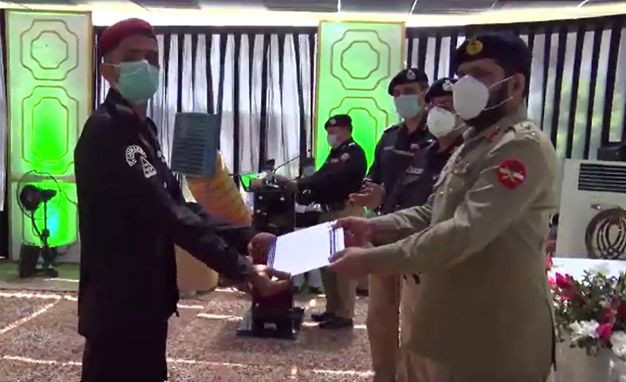 کورکمانڈر کراچی کا پولیس، رینجرز، سیکیورٹی گارڈز کو زبردست خراج عقیدت