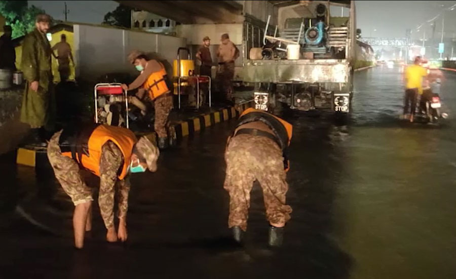 کراچی میں بارش سے ابتر صورتحال، پاک فوج کا سول انتظامیہ کی مدد کیلئے ریلیف آپریشن