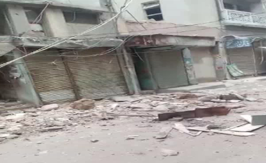 کراچی میں خطرناک عمارتیں انسانی زندگیوں کیلئے خطرہ بن  گئیں