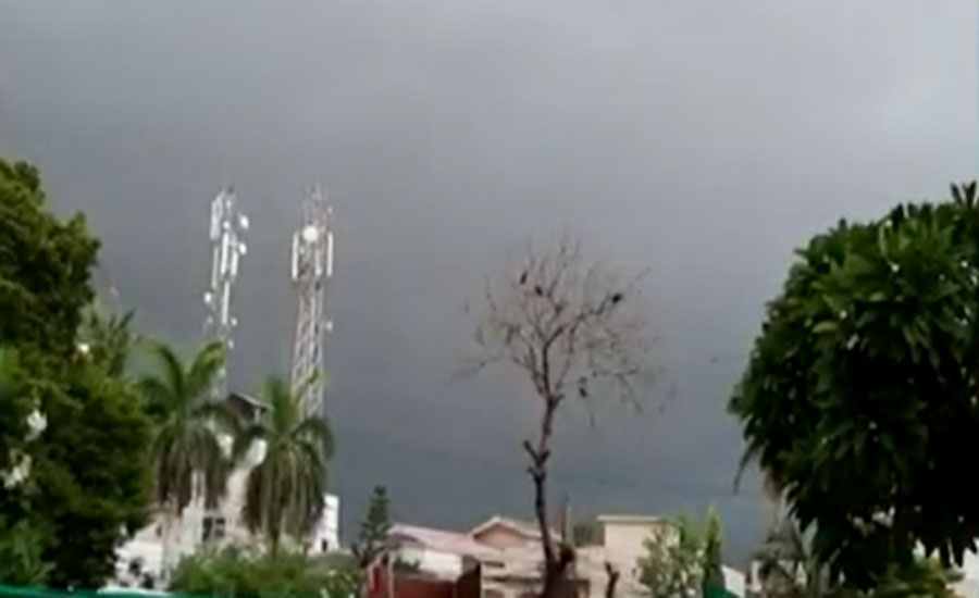 کراچی میں کالی گھٹائیں، مختلف علاقوں میں پھر بارش
