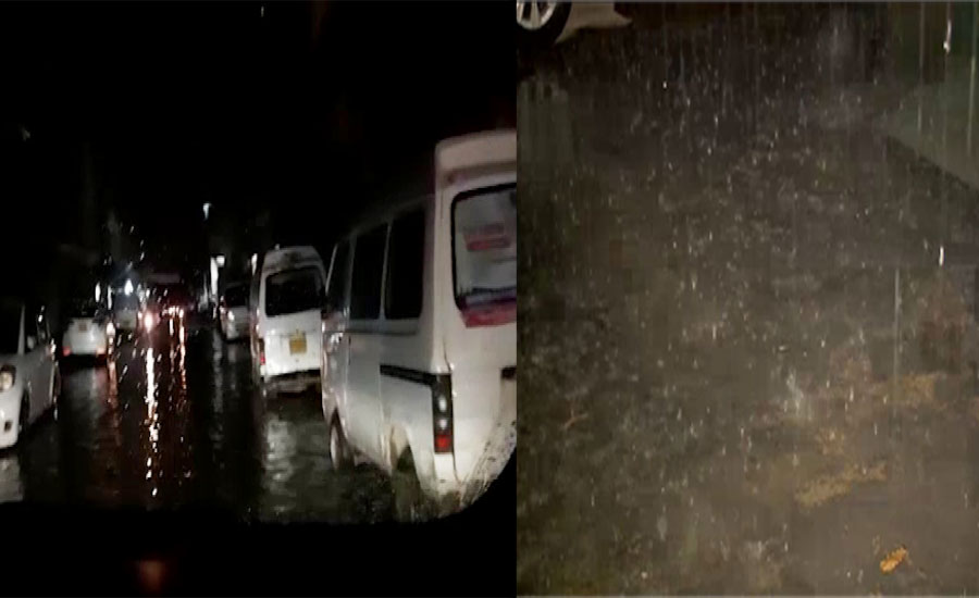کراچی کے مختلف علاقوں میں رات گئے بارش ، نشیبی علاقے زیر آب آ گئے