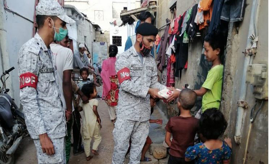 پاک بحریہ کی  سندھ میں سیلابی صورتحال سے نمٹنے کیلئے امدادی کارروائیاں جاری