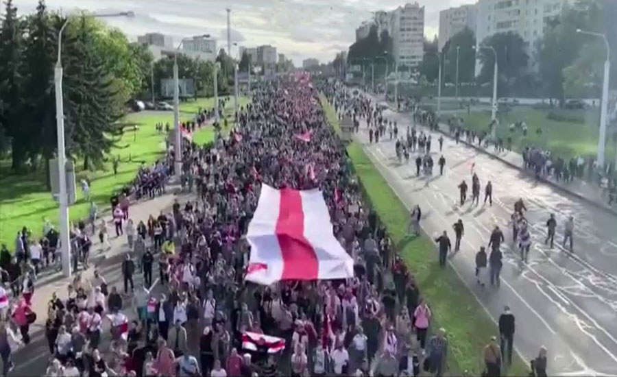 بیلاروس میں صدر کیخلاف ہزاروں افراد کا احتجاج