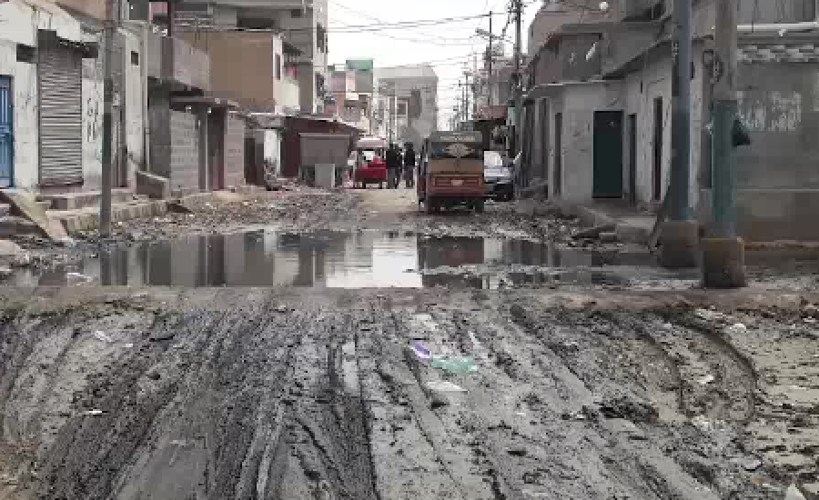 کراچی کے مختلف علاقوں سے تاحال بارش کا پانی نہ نکالا جا سکا