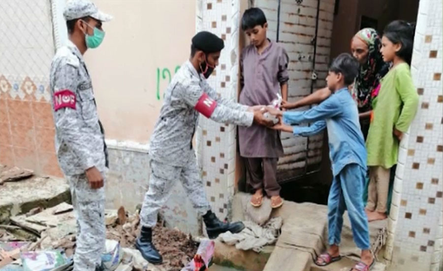 پاک بحریہ کا سندھ میں بارشوں سے متاثرہ علاقوں میں امدادی آپریشن