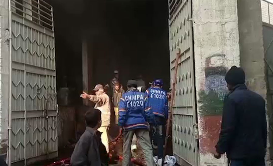 کراچی کے علاقے اورنگی ٹاؤن 4 نمبر میں کارخانے میں آتشزدگی ، تین افراد جاں بحق