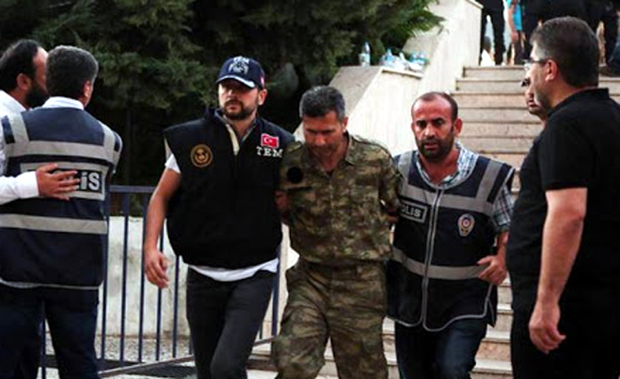 گولن نیٹ ورک کی حمایت کا الزام ، ترک حکومت کا 82 فوجیوں کی گرفتاری کا حکم