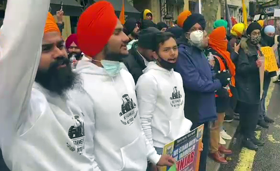 بھارتی حکومت کے متنازعہ زرعی قوانین کیخلاف لندن میں بھارتی ہائی کمیشن کے باہر احتجاجی مظاہرہ
