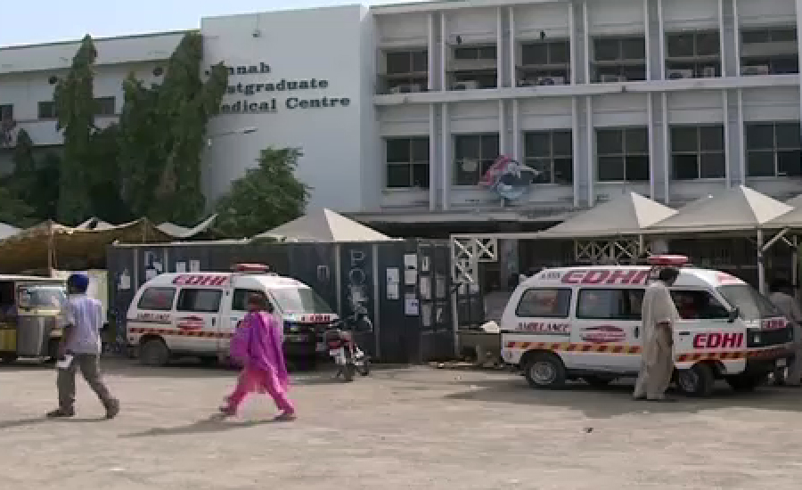 کراچی میں خاتون نے دو سالہ معصوم بچی کے ہمراہ چھٹی منزل سے چھلانگ لگادی