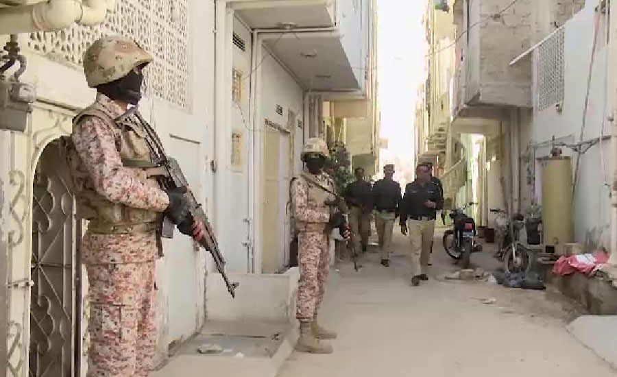 کراچی پرانا گولیمار میں رینجرز اور پولیس کی کارروائی ، 400 سے زائد وارداتوں کا ملزم پکڑا گیا
