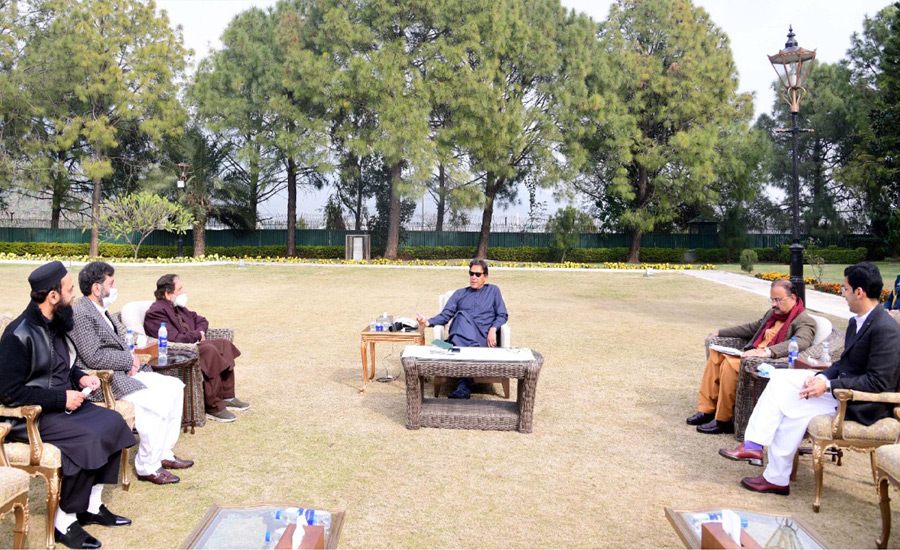 وزیراعظم سے صوابی اور فیصل آباد کے ایم این ایز کی ملاقات