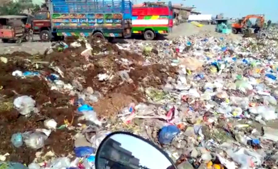 لاہور کے مختلف علاقوں میں کچرے کے ڈھیر ، تعفن اٹھنے لگا