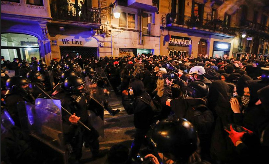 اسپین میں گلوکار پابلو ہیزل کی گرفتاری کیخلاف پانچویں روز بھی احتجاج