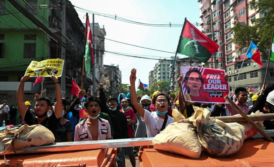 میانمار میں فوجی بغاوت کیخلاف عوام کا احتجاج جاری