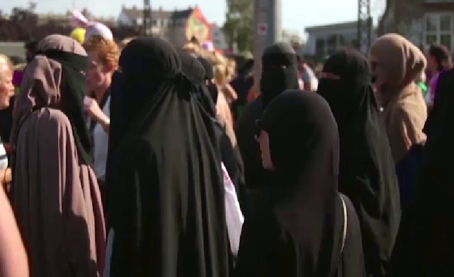 سوئٹزر لینڈ میں مسلمان خواتین سے پردے کا حق چھین لیا گیا